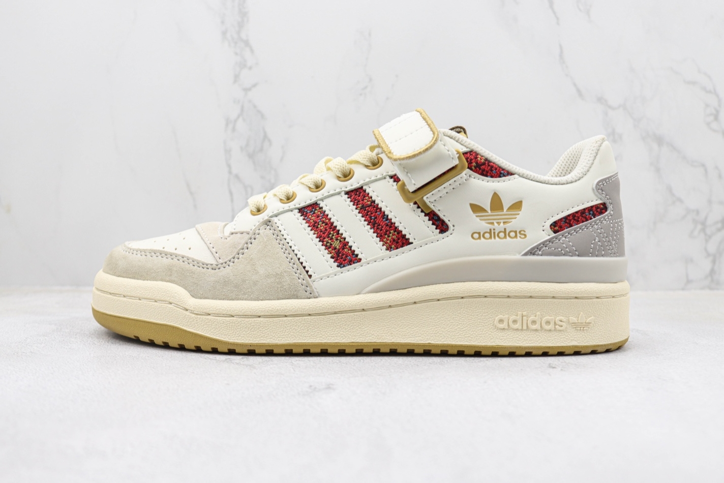 Adidas Originals Forum Low HQ4604 - Iconic Sneakers for Style Seekers