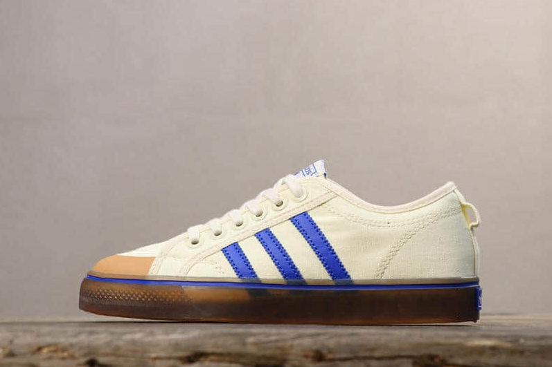 Adidas Nizza Blue DA9331 - Stylish and On-Trend Sneakers!
